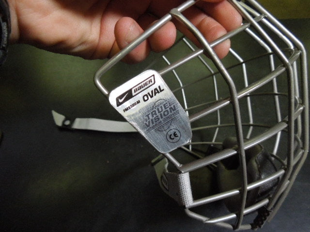 Load image into Gallery viewer, Used Bauer Nike FM5500M Oval True Vision Hockey Mask
