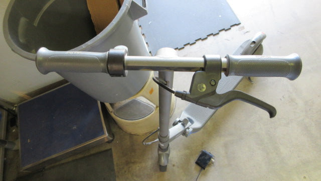 Load image into Gallery viewer, Used Segway Ninebot Zing E10 Electric Scooter
