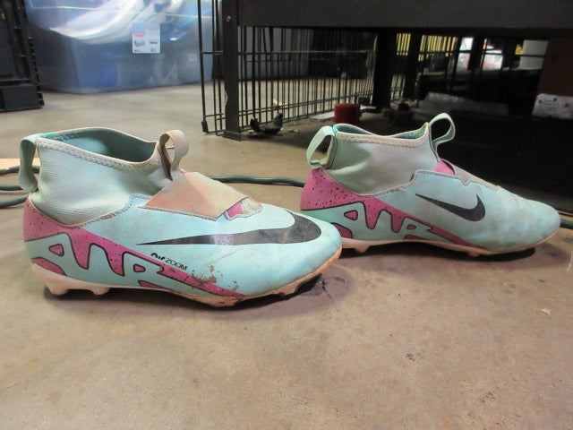 Load image into Gallery viewer, Used Nike Mercurial Superfly 9 Academy Soccer Cleats - Size Youth 5.5
