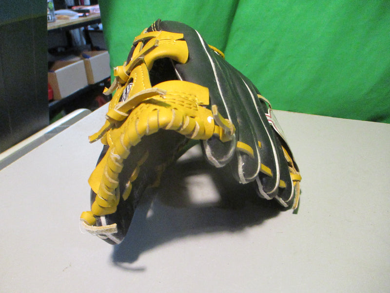 Load image into Gallery viewer, Franklin Field Master 11" Glove - RHT
