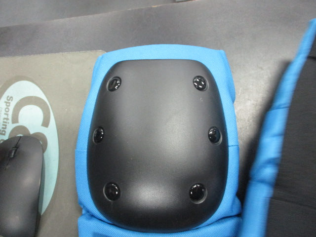 Load image into Gallery viewer, New Black/Blue Skate Knee Pads Size XL
