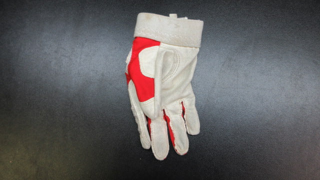 Load image into Gallery viewer, Used Marucci Batting Glove - Youth
