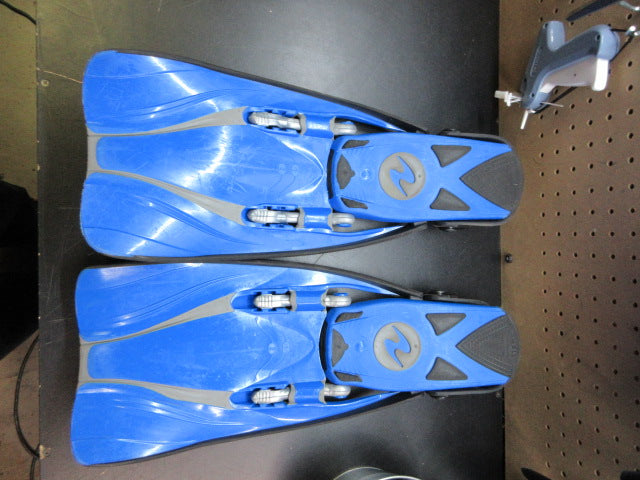 Load image into Gallery viewer, Used Aqua Lung Hot Shot Swim Fins - Size Small
