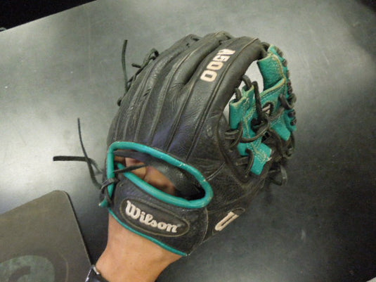 Used Wilson A500 A05RB161075 10.75" RHT Glove
