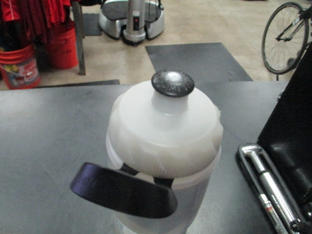 Load image into Gallery viewer, Used Polar Insulated 24OZ Water Bottle
