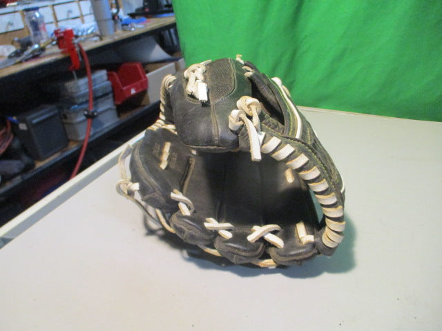 Load image into Gallery viewer, Used Easton Salvo Slow Pitch Softball Glove Series 14&quot; Glove - RHT
