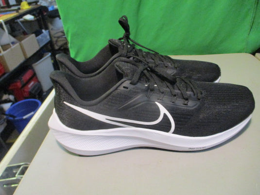 Nike Air Zoom Pegasus 39 Size 11.5 Running Shoes