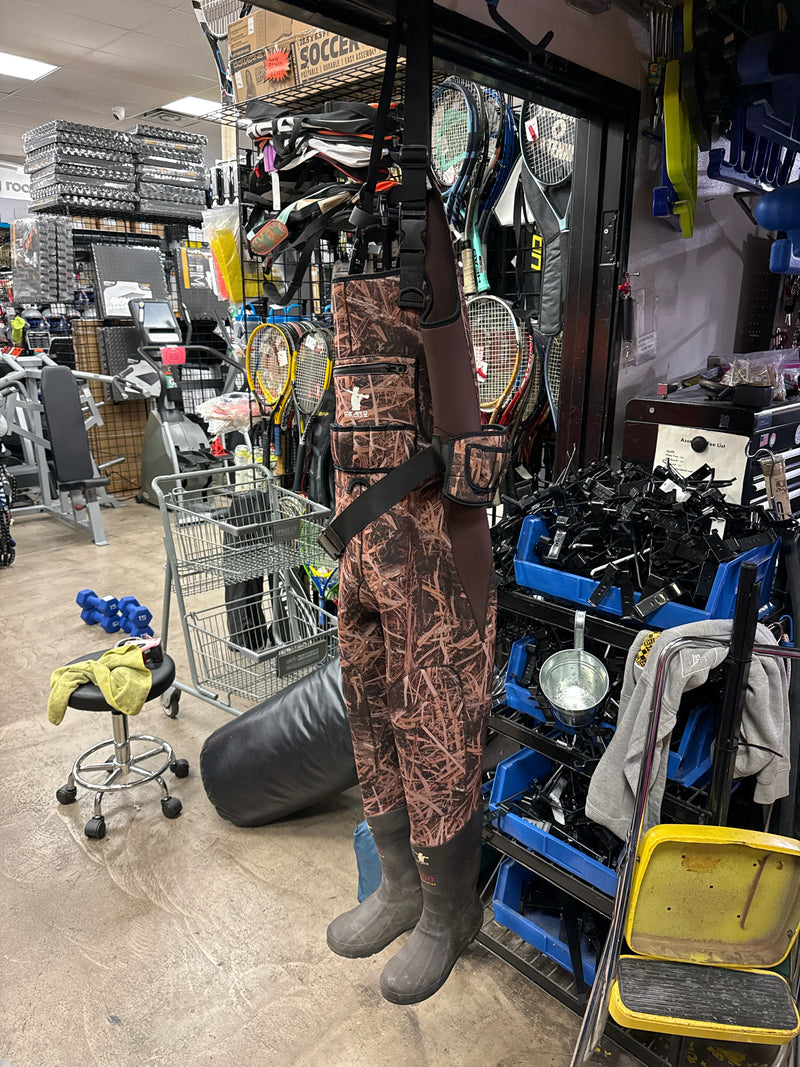 Load image into Gallery viewer, Heavy Use Gear On Truly Fanatics Size 7 Neoprene Mens 600g Insulated Waders
