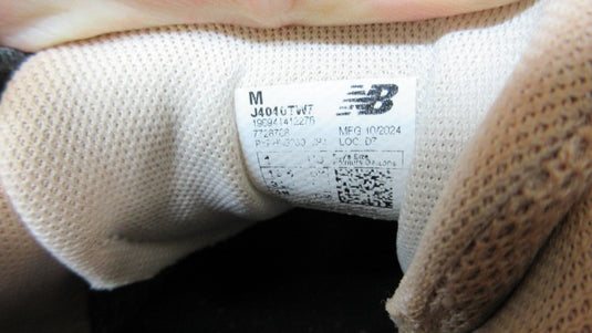 Used New Balance 4040v7 Size 1 Cleats