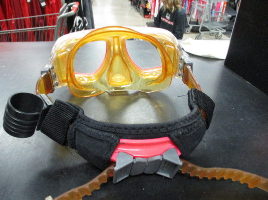 Used Ocean Master Tempered Glass Adjustable Dive Gloves