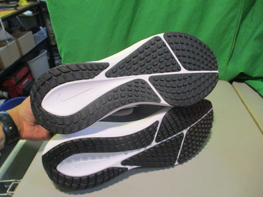 Nike Vomero 17 Size 9.5 Running Shoes