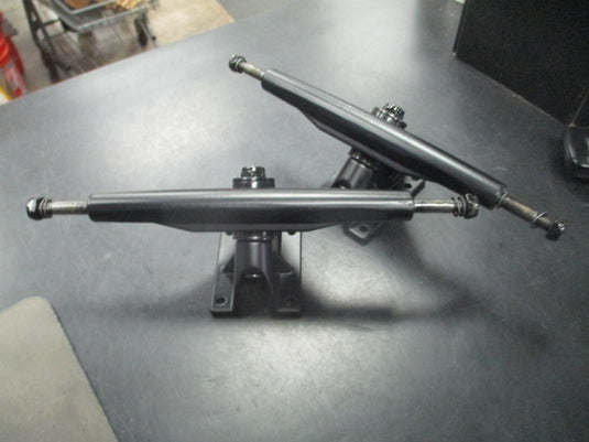 New SKATEBOARD TRUCKS Set of 2 Black