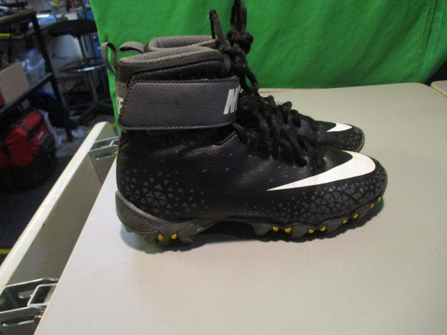 Load image into Gallery viewer, Used Nike Force Savage Size Youth 2 Football Cleats
