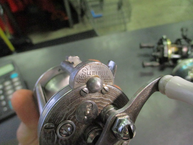 Load image into Gallery viewer, Vintage Pflueger Summit No. 1993L Hand Engraved Bait Casting Reel
