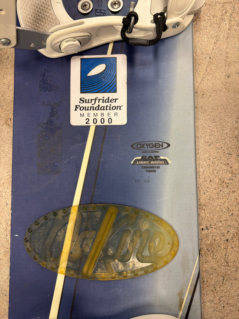 Load image into Gallery viewer, Used Oxygen Globe 55 157cm Snowboard w/ Forum Bindings
