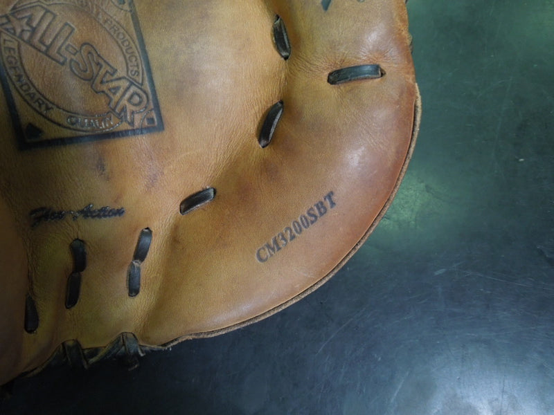 Load image into Gallery viewer, Used All Star Pro Series 32" RHT CM3200SBT Catcher's Mitt
