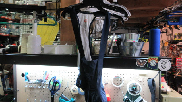 Load image into Gallery viewer, Used Giordana Carbon Pro Cargo Bib Short - Size Medium
