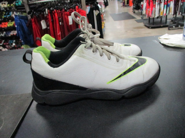 Load image into Gallery viewer, Used Nike Control Volt Junior Size Youth 2 Golf Shoes - Needs New Spikes
