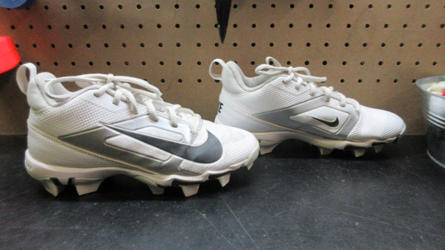 Load image into Gallery viewer, Used Nike Alpha Menace 4 Shark Football Cleats - Size Youth 4
