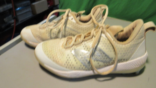 Used New Balance Cleats Size 5