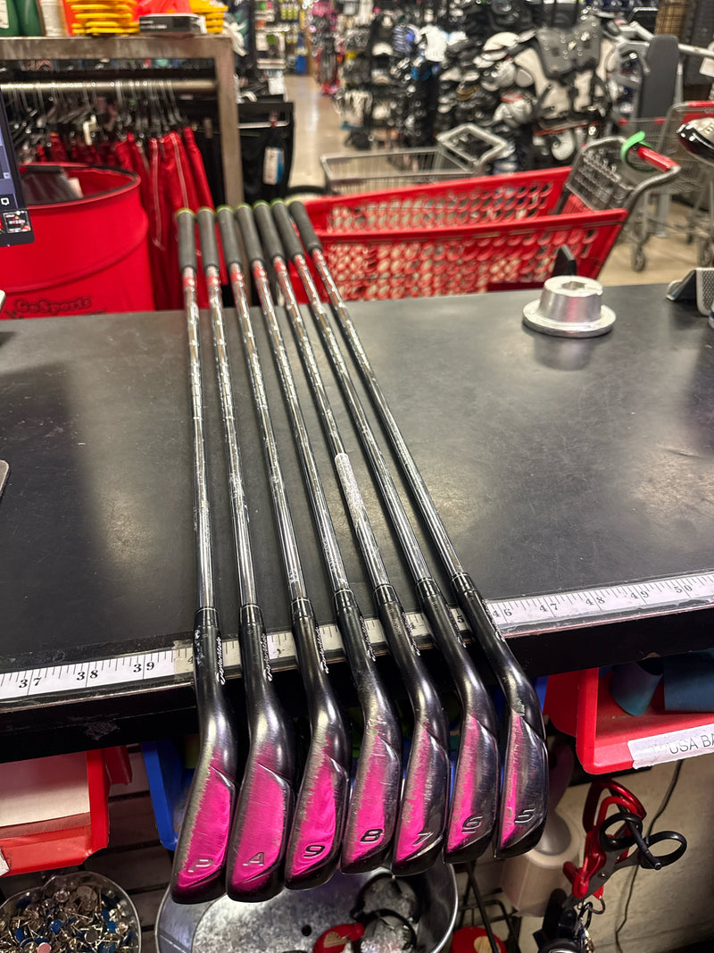 Load image into Gallery viewer, Used TaylorMade Burner 2.0 7 pc Right Hand Iron Set 5-9i and Pw, Aw
