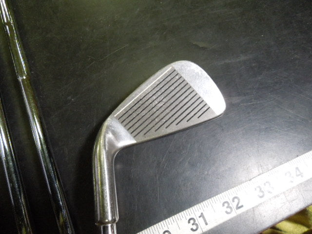 Load image into Gallery viewer, Used White Bluff Golf DDI 8 pc Right Hand Iron Set 3-9i and Pw
