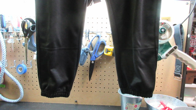Load image into Gallery viewer, Used Easton Softball Pants - Size XL
