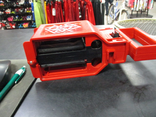Load image into Gallery viewer, Used Vintage Ski Tote
