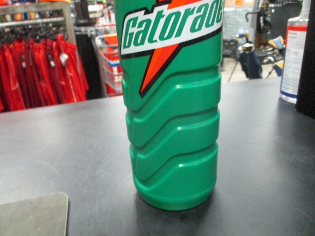 Load image into Gallery viewer, 32 OZ. Gatorade Water Bottle
