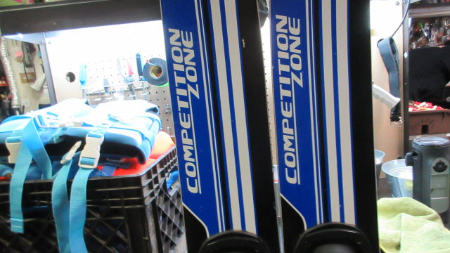 Load image into Gallery viewer, Used Competition Zone 66"  Water Skis
