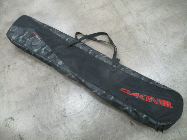 Load image into Gallery viewer, Used Dakine 180cm Padded Snowboard Bag (Has Wear Inside Bag)
