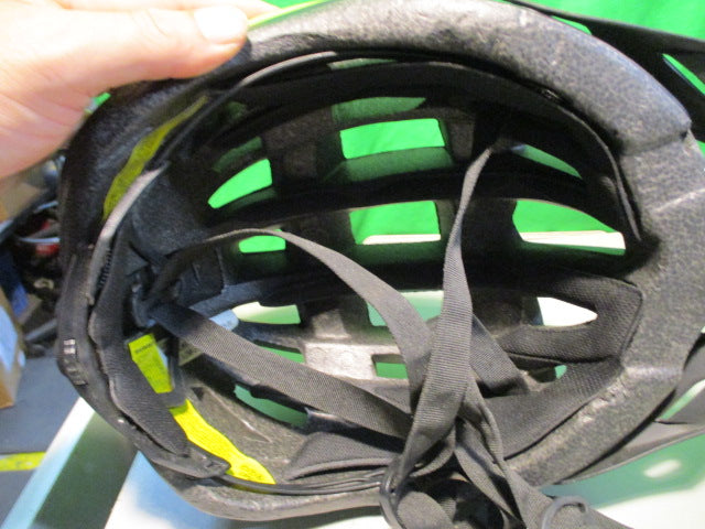 Load image into Gallery viewer, Used Zefal Size Large Bicycle Helmet
