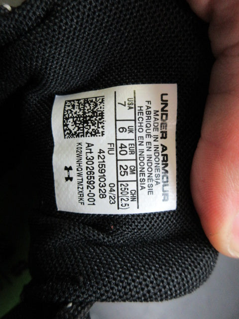 Load image into Gallery viewer, Used Under Armour Harper 8 Mid RM Baseball Cleats - Size 7
