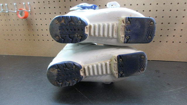 Load image into Gallery viewer, Used Nordica Firearrow Team 3 Girls's Ski Boots
