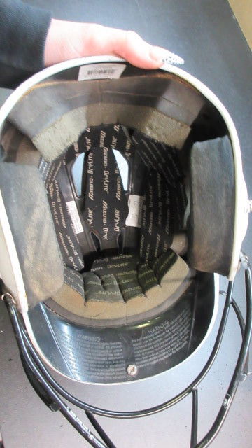 Load image into Gallery viewer, Used Mizuno Batting Helmet W/ Mask - Size 6 3/4" - 7 3/8"
