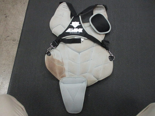 Load image into Gallery viewer, Used All - Star Top Star Series Size 15.5&quot; Age 12-16 Catchers Chest Protector
