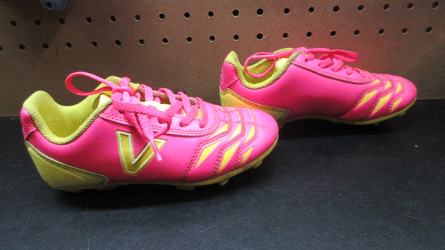 Load image into Gallery viewer, Used Victor Soccer Cleats - Size Youth 1
