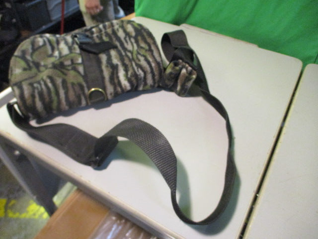 Load image into Gallery viewer, Used Vintage Cabelas Camo Fleece Shoulder Bag
