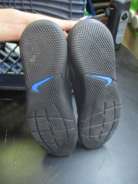 Used Nike Men's Tiempo Legend 9 Club IC Indoor Soccer Shoes - Size 7.5