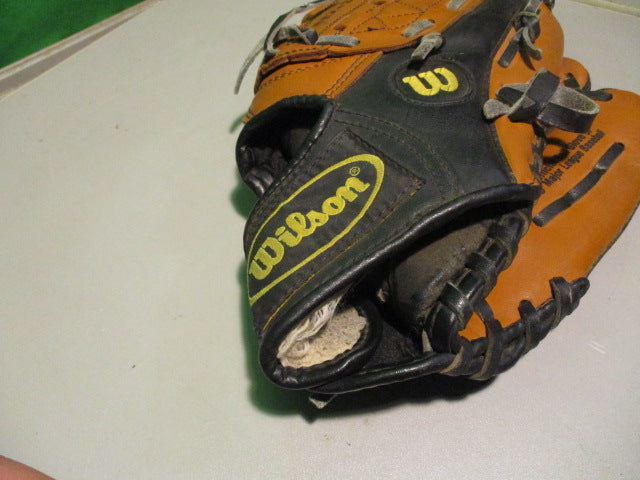 Load image into Gallery viewer, Used Wilson Advisory Staff Size 10.75 Glove - RHT
