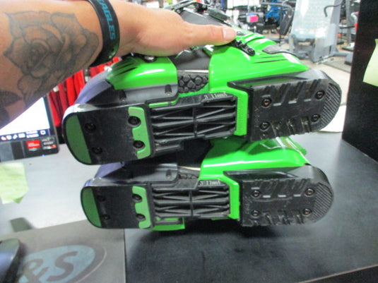 Used Apex XP Size 8.5 Ski/Snowboard Boots