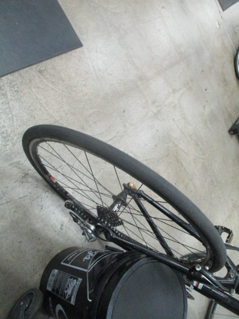 Load image into Gallery viewer, Used Trek 7.5 FX 24 Speed 700C Bicycle
