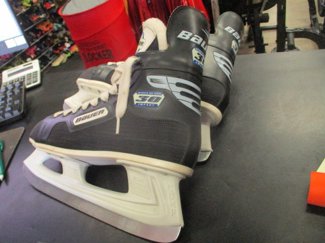 Load image into Gallery viewer, used bauer ice hockey skates size unknow
