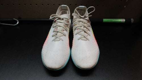 Used Indoor Soccer Shoes - Size 8.5 Wom/7 Men