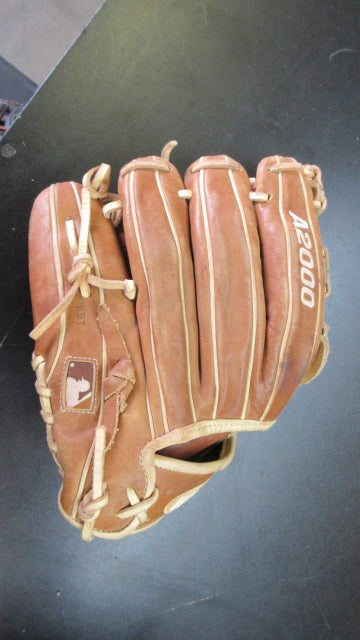 Load image into Gallery viewer, Used Wilson A2000 11.5" Glove - RHT
