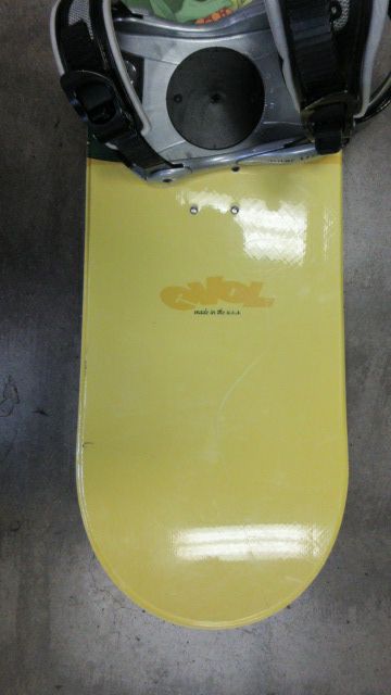 Load image into Gallery viewer, Used EVOL Sheeba 48 Snowboard w/ Snow Pro Bindings - 148 cm
