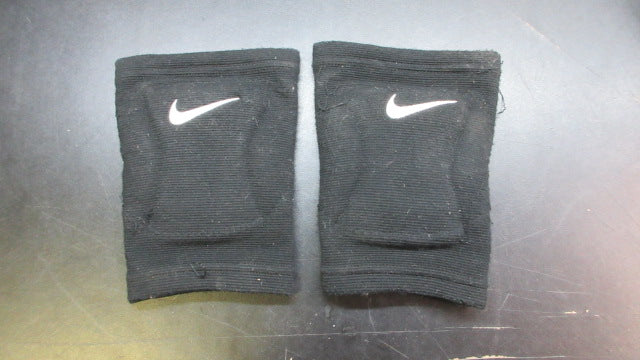 Load image into Gallery viewer, Used Nike Volleyball Knee Pads - Size M/L
