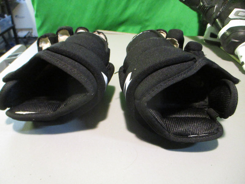 Load image into Gallery viewer, Used CCM T4R Youth 9&quot; Hockey Gloves

