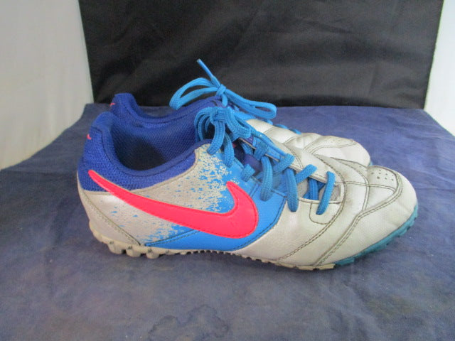 Load image into Gallery viewer, Used Nike Bomba Indoor Soccer Shoes Youth Size 3.5
