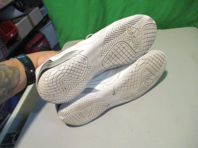Load image into Gallery viewer, Used Adidas Copa Size 5.5 Indoor Soccer Cleats
